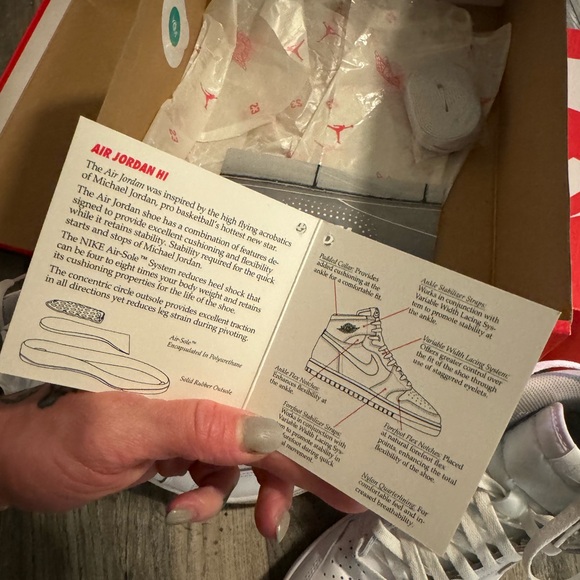 AIR JORDAN 1 RETRO HIGH '85
"Neutral Grey" size 6.5 MEN/ 8 WOMEN - Picture 2 of 14